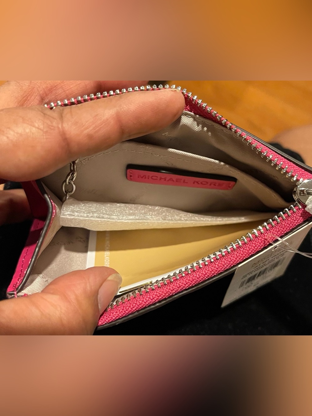 MICHAEL KORS Quilted Leather Coinpouch with ID Bright Pink with Silver Logo - Picture 5 of 5